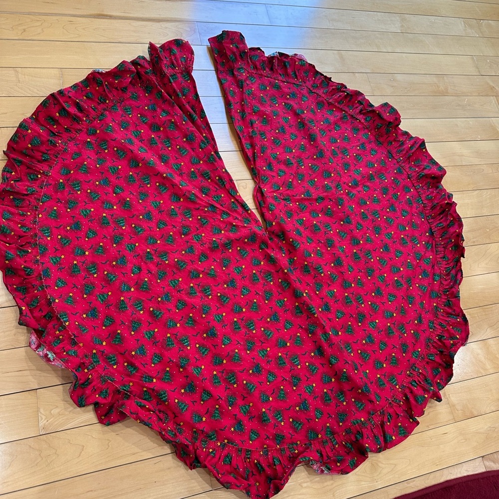 Festive Red Christmas Tree Skirt